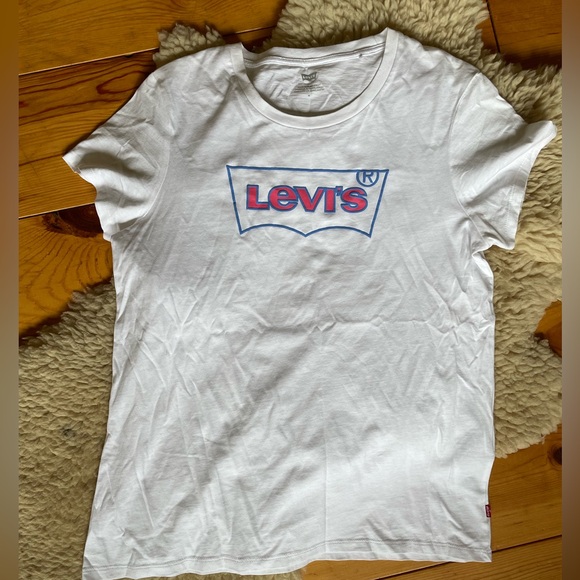Levi’s White Blue and Pink Logo T Shirt Size Medium - Picture 2 of 6